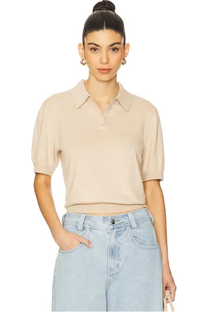 REVOLVE EAVES Eaves emileigh polo en color talla L en - Tan. Talla L (también en M, S, XL, XS).
