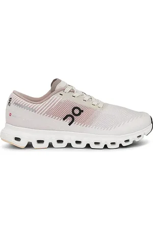 REVOLVE On On zapatilla deportiva cloud 6 push en color beige,blush talla 10 en - Beige,Blush. Talla 10 (también en 6.5, 7, 7.5, 8, 8.5, 9