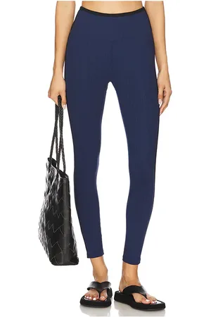REVOLVE YEAR OF OURS Year of ours ribbed track legging en color azul marino talla L en - Navy. Talla L (también en M, S).