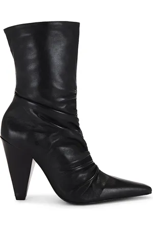 REVOLVE Schutz Schutz botín lynn en color talla 8 en - Black. Talla 8 (también en 8.5).