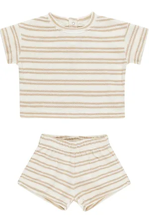REVOLVE QUINCY MAE Quincy mae set camiseta y shorts. tee & shorts en color talla 18-24M en - . Talla 18-24M (también en 4-5yr).