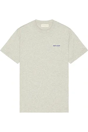REVOLVE Museum of Peace and Quiet Museum of peace and quiet camiseta quiet luxury en color gris talla L en - Grey. Talla L (también en M, S, XL/1X, XS).