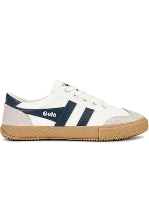 REVOLVE Gola Gola zapatilla deportiva badminton en color blanco talla 11 en Off White Baltic & Gum - White. Talla 11 (también en 5, 6, 6.5, 7, 7.5, 8, 8.5