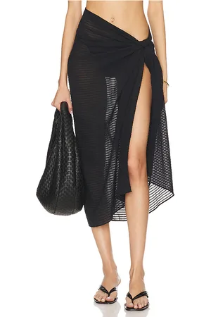 REVOLVE Vix Swimwear Vix swimwear pareo en color negro talla all en - Black. Talla all.