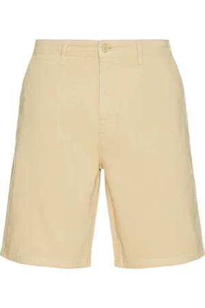 REVOLVE Guess Jeans Guess jeans shorts chinos regular en color bronce talla 29 en - Tan. Talla 29 (también en 30, 31, 32, 33, 34, 36).