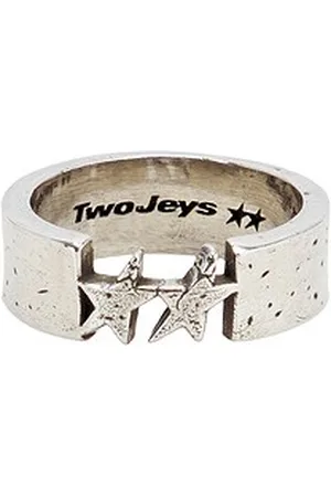 REVOLVE Two Jeys Two jeys anillo icon 01 en color plateado metálico talla 16 en - Metallic Silver. Talla 16 (también en 18, 20, 22).