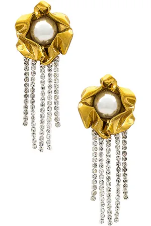 REVOLVE Sterling King Sterling king pendientes flecos titania en color oro metálico talla all en - Metallic Gold. Talla all.