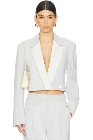REVOLVE Kimberly Taylor Kimberly taylor blazer recortado cara en color claro talla L en - Light Grey. Talla L (también en M).