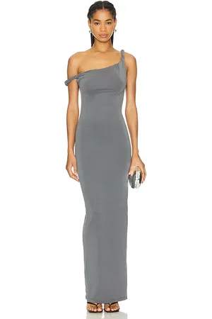 REVOLVE Good American Good american vestido largo con hombros retorcidos en color gris talla 4X en - Grey. Talla 4X (también en 5X).
