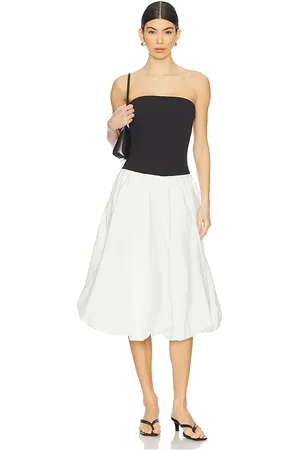 REVOLVE Steve Madden Steve madden vestido midi oliver en color negro, blanco talla L en - Black,White. Talla L (también en M, S, XL, XS).