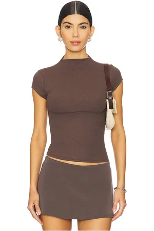 REVOLVE Geel Geel gem tee en color talla L en - Brown. Talla L (también en M, S, XS).