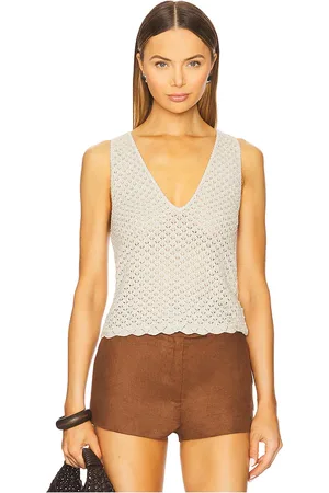 REVOLVE Alice + Olivia Alice + olivia camiseta tirantes annalise en color light grey,neutral talla L en - Light Grey,Neutral. Talla L (también