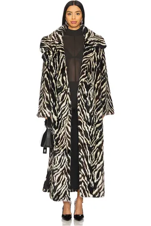REVOLVE Adrienne Landau Adrienne landau abrigo victoria en color negro, blanco talla M en - Black,White. Talla M (también en S).