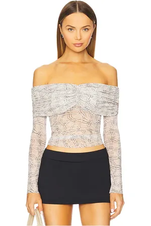 REVOLVE AFRM Afrm con un hombro descubierto lilith en color neutral talla 1X en - Neutral. Talla 1X (también en 2X, 3X, L, M, S, XL, XS, XXL).