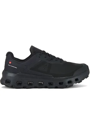 REVOLVE On On zapatillas deportivas cloudvista en color talla 10 en - Black. Talla 10 (también en 10.5, 11, 11.5, 12, 12.5, 13, 7, 7.5, 8, 8.5, 9