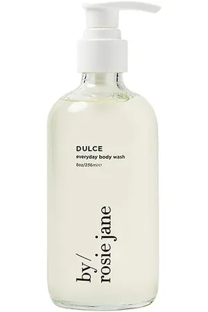 REVOLVE By Rosie Jane By rosie jane gel de baño dulce body wash en color belleza: na talla all en /A - Beauty: NA. Talla all.