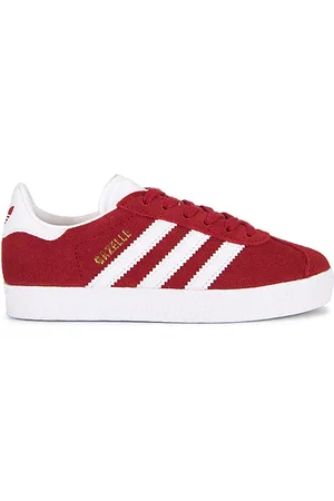 REVOLVE Adidas Originals Adidas originals zapatilla deportiva gazelle en color rojo talla 1 en Better Scarlet White & Gold Metallic - Red. Talla 1 (también