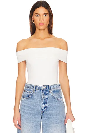 REVOLVE ASTR the Label Astr the label body mavey en color talla L en - White. Talla L (también en M).