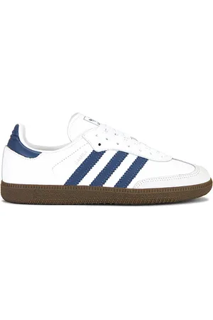 REVOLVE Adidas Originals Adidas originals zapatilla deportiva samba og en color blanco talla 10 en Footwear White Preloved Ink & Dash Grey - White. Talla 10