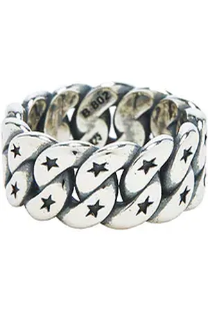 REVOLVE Two Jeys Two jeys anillo con monograma cuban en color plateado metálico talla 16 en - Metallic Silver. Talla 16 (también en 18, 20, 22).