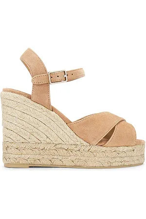 REVOLVE Castaner Castaner con cuña blaudell en color bronce talla 36 en - Tan. Talla 36 (también en 37, 38, 39, 40).