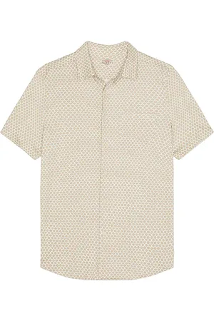 REVOLVE Faherty Faherty camisa manga corta hermosa en color crema talla L en - Cream. Talla L (también en M, S, XL/1X).