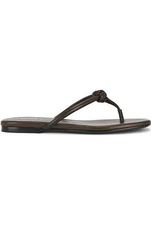 REVOLVE RAYE Raye sandalia aarav en color chocolate talla 5.5 en - Chocolate. Talla 5.5 (también en 6.5, 7, 7.5, 8, 8.5, 9).