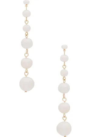 REVOLVE Ettika Ettika pendientes multi freshwater pearl linear en color ivory talla all en - Ivory. Talla all.
