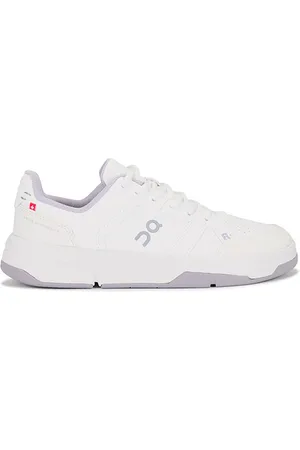 REVOLVE On On zapatilla deportiva the roger clubhouse en color blanco talla 10 en - White. Talla 10 (también en 5, 6.5, 7, 7.5, 8, 8.5, 9, 9.5).