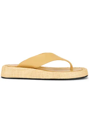 REVOLVE RAYE Raye sandalia chris en color bronce talla 5 en - Tan. Talla 5 (también en 6, 7, 8, 9).