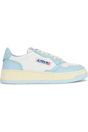 REVOLVE Autry Autry zapatilla deportiva medalist en color bebe azul talla 35 en - Baby Blue. Talla 35 (también en 36, 37, 38, 39).