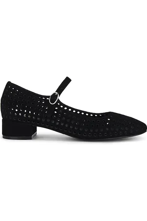 REVOLVE RAYE Raye zapato plano freya en color talla 5 en - Black. Talla 5 (también en 6).