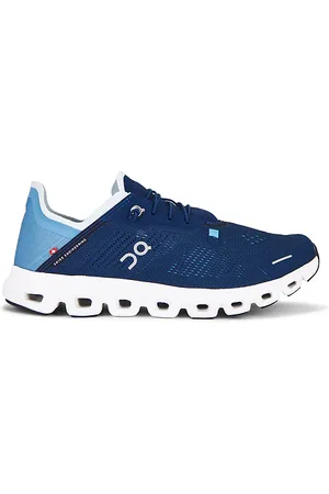 REVOLVE On On zapatillas deportivas cloud 6 en color azul marino talla 10 en - Navy. Talla 10 (también en 10.5, 11, 11.5, 12, 12.5, 13, 7, 7