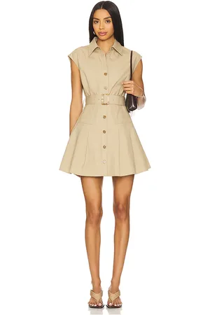 REVOLVE SANS FAFF Sans faff minivestido estilo gabardina audley en color beige talla L en - Beige. Talla L (también en M, S).