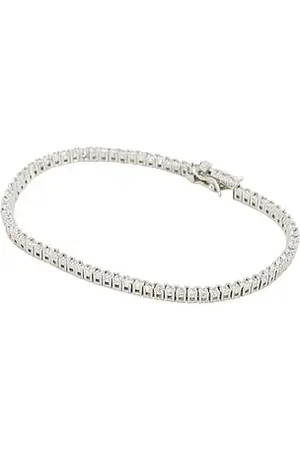 REVOLVE Alexa Leigh Alexa leigh brazalete everyday en color plateado metálico talla all en - Metallic Silver. Talla all.