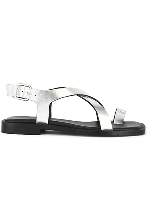 REVOLVE Freda Salvador Freda salvador sandalia paxton en color metálico talla 10 en - Metallic Silver. Talla 10 (también en 6, 6.5, 7, 7.5