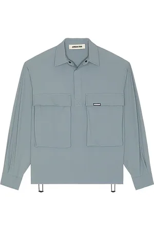 REVOLVE Metalwood Studio Metalwood studio sobrecamisa ripstop en color roca talla L en - Slate. Talla L (también en M, S, XL/1X).