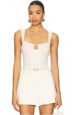 REVOLVE Susana Monaco Susana monaco top sin mangas top en color neutral talla L en - Neutral. Talla L (también en M, S, XL, XS).