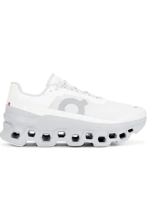 REVOLVE On On zapatillas deportivas cloudmonster en color blanco talla 10 en - White. Talla 10 (también en 10.5, 11, 11.5, 12, 12.5, 13, 7, 7.
