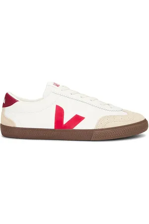 REVOLVE Veja Veja zapatilla deportiva volley en color blanco talla 40 en White Pekin & Bark - White. Talla 40 (también en 41, 42, 43, 44, 45).