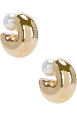 REVOLVE 8 Other Reasons 8 other reasons pendientes de aro pequeño pearl en color oro metálico talla all en - Metallic Gold. Talla all.