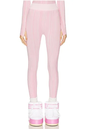 REVOLVE CORDOVA Cordova capa base inferior sol en color rosado talla M/L en - Pink. Talla M/L (también en XS/S).