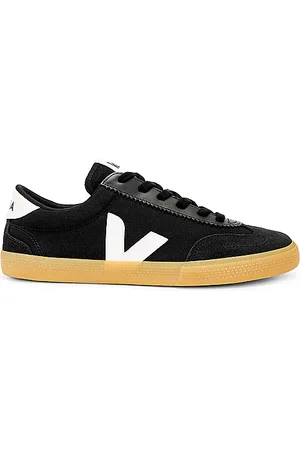 REVOLVE Veja Veja zapatilla deportiva volley en color negro talla 40 en Black White & Natural - Black. Talla 40 (también en 41, 42, 43, 44, 45).