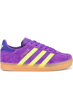 REVOLVE Adidas Originals Adidas originals zapatilla deportiva gazelle en color morado talla 1 en Active Purple Solar Yellow & Collegiate Purple - Purple. Ta