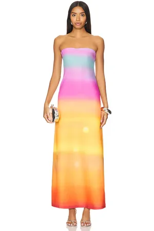 REVOLVE Mirae Mirae maxivestido annie en color naranja talla L en - Orange. Talla L (también en M).