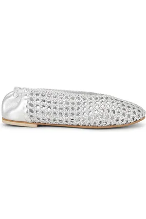 REVOLVE Freda Salvador Freda salvador zapato plano riley en color metálico talla 10 en - Metallic Silver. Talla 10 (también en 6.5, 7, 7.5