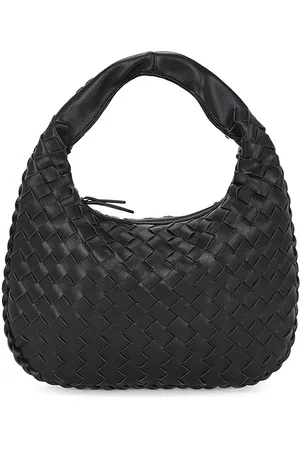 REVOLVE 8 Other Reasons 8 other reasons bolso hombro emily en color talla all en - Black. Talla all.