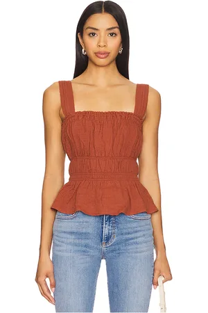 REVOLVE Steve Madden Steve madden top sin mangas gabrielle en color burnt orange talla L en - Burnt Orange. Talla L (también en M, S, XS).