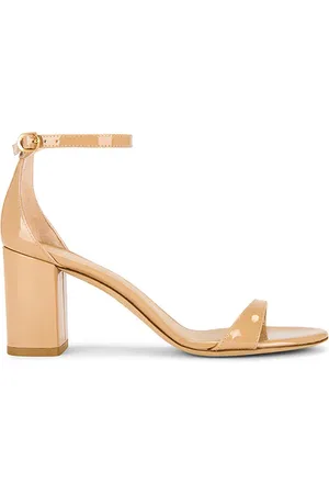 REVOLVE Stuart Weitzman Stuart weitzman sandalia nudist en color beige talla 10 en - Beige. Talla 10 (también en 6, 6.5, 7, 7.5, 8, 8.5, 9, 9.5).