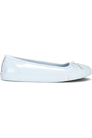 REVOLVE Converse Converse zapato plano chuck taylor all star dainty ballerina en color bebe azul talla 10 en - Baby Blue. Talla 10 (también en